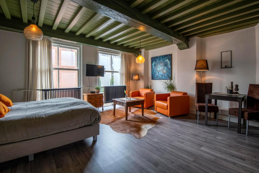 Stadslogement Bij de Sassenpoort room 6